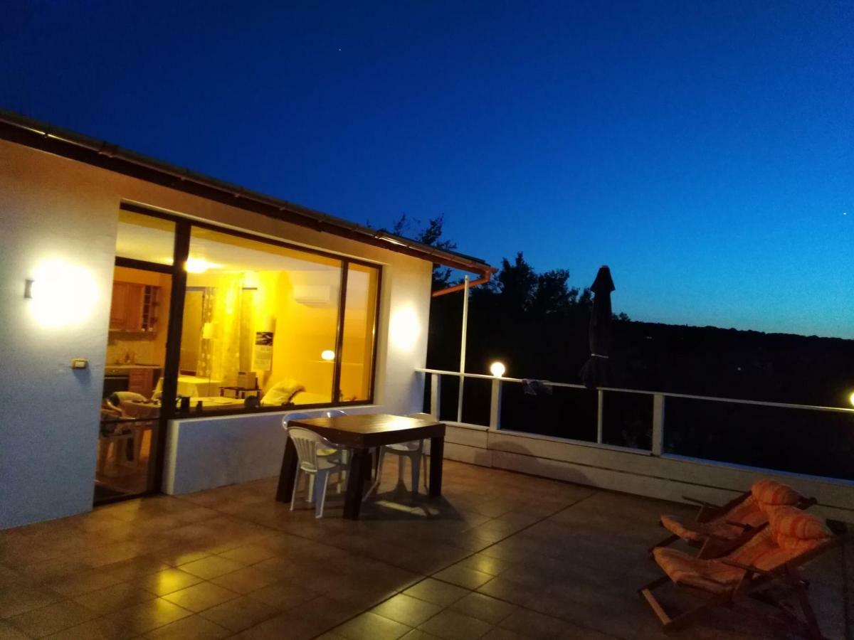 וארנה Apartament Zaliva מראה חיצוני תמונה